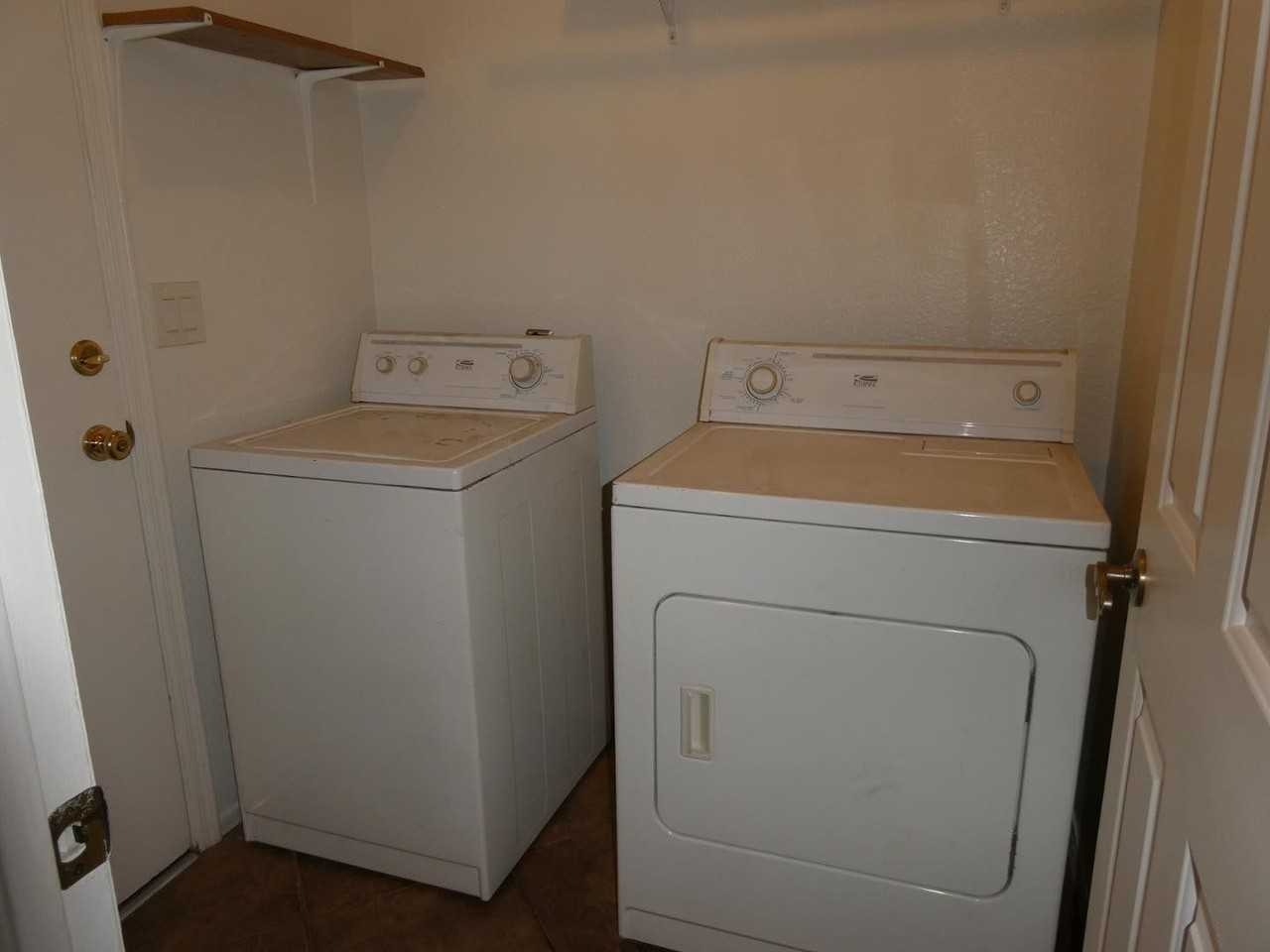 8553 W Sierra Vista Dr - Photo 4 of 4