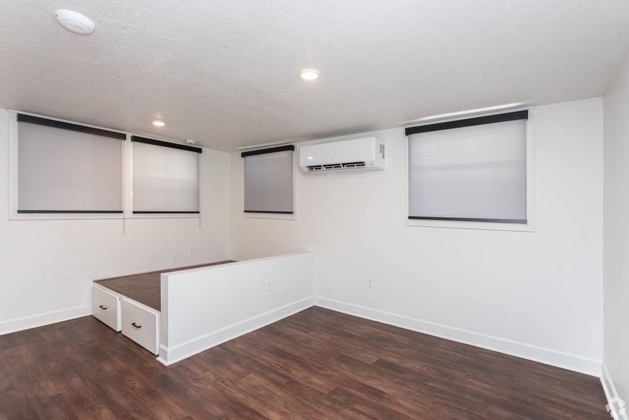 Lotus Cityline - Photo 7 of 50