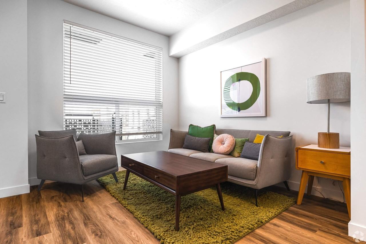 Lotus Gallacher - Photo 4 of 29