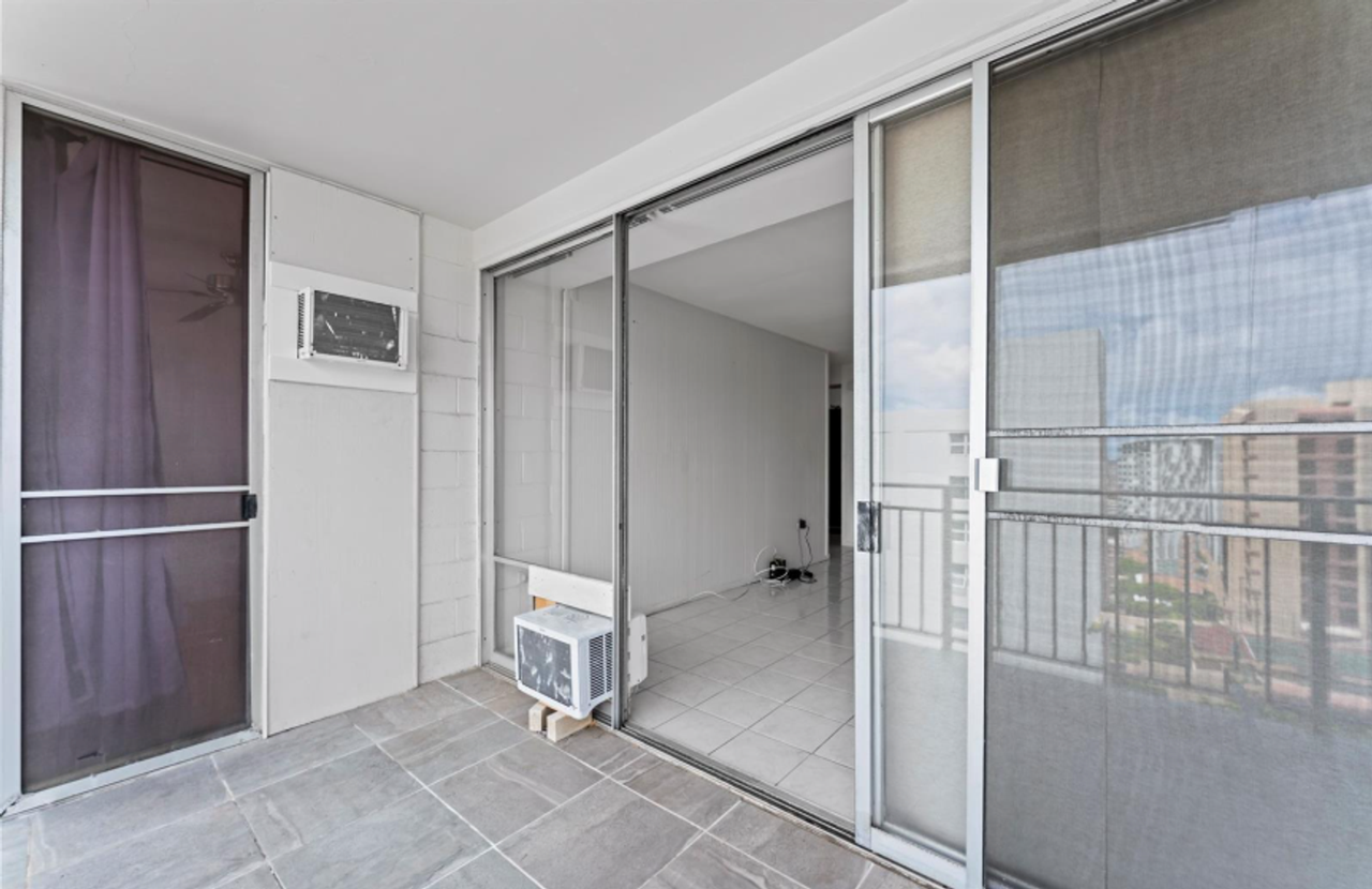 1415 Victoria St #1002 - Photo 6 of 12