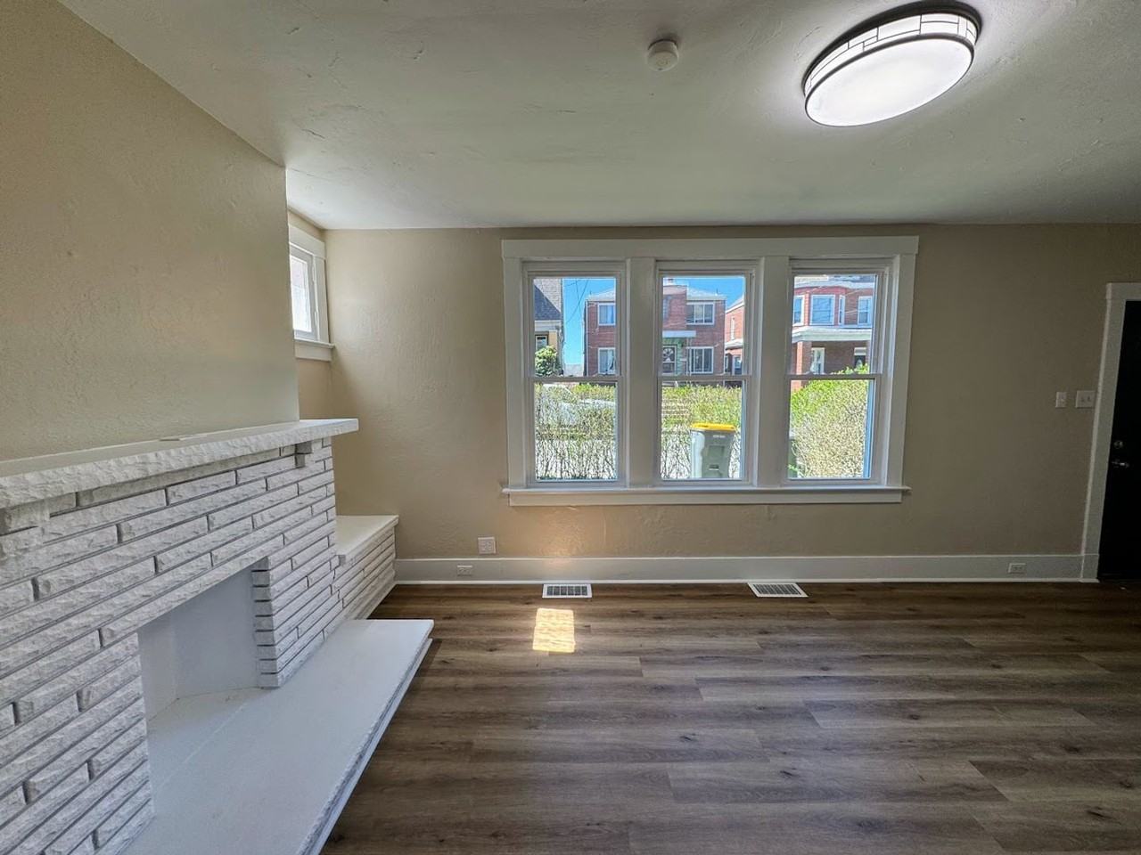 1680 Potomac Ave - Photo 3 of 12