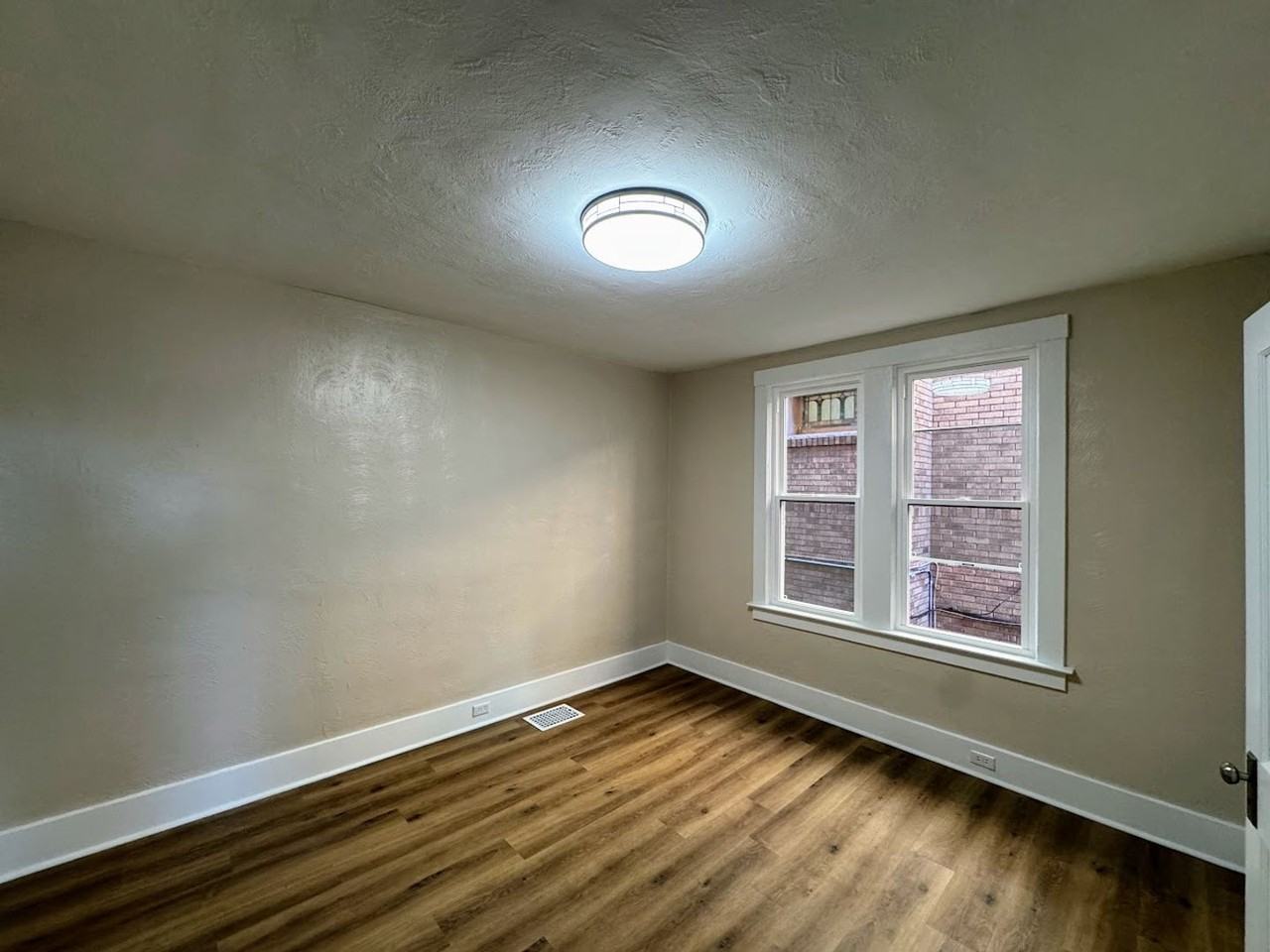 1680 Potomac Ave - Photo 7 of 12