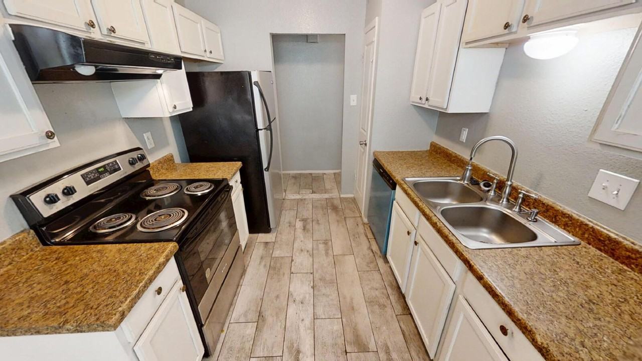 2606 Cross Timber Dr - Photo 5 of 22