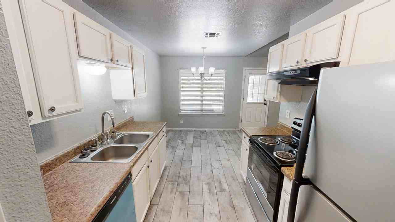 2606 Cross Timber Dr - Photo 6 of 22