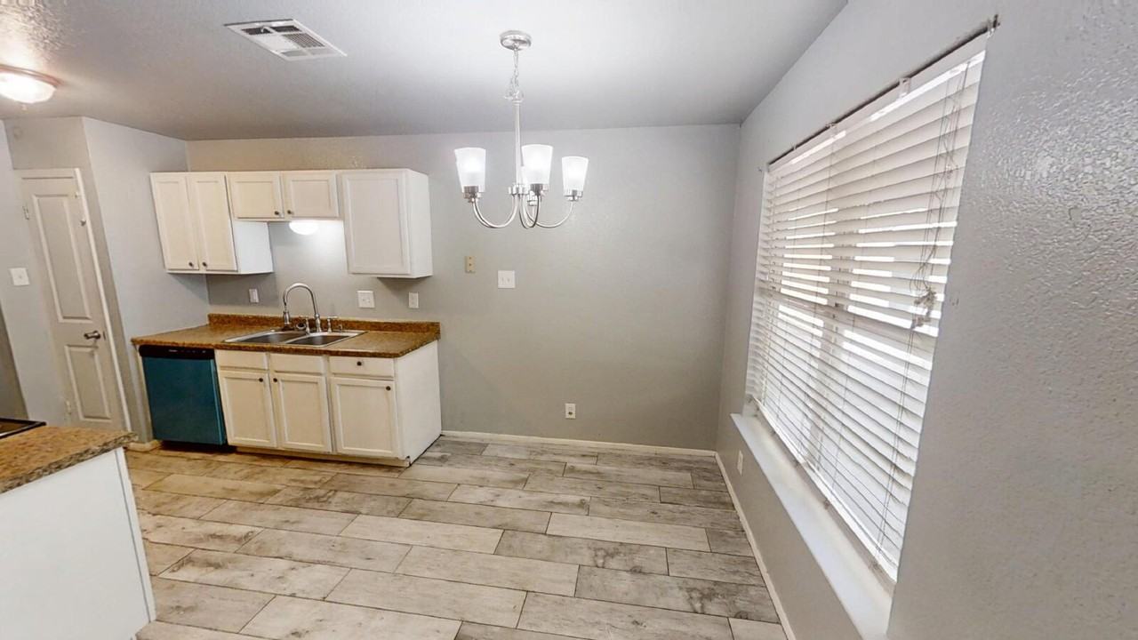 2606 Cross Timber Dr - Photo 7 of 22