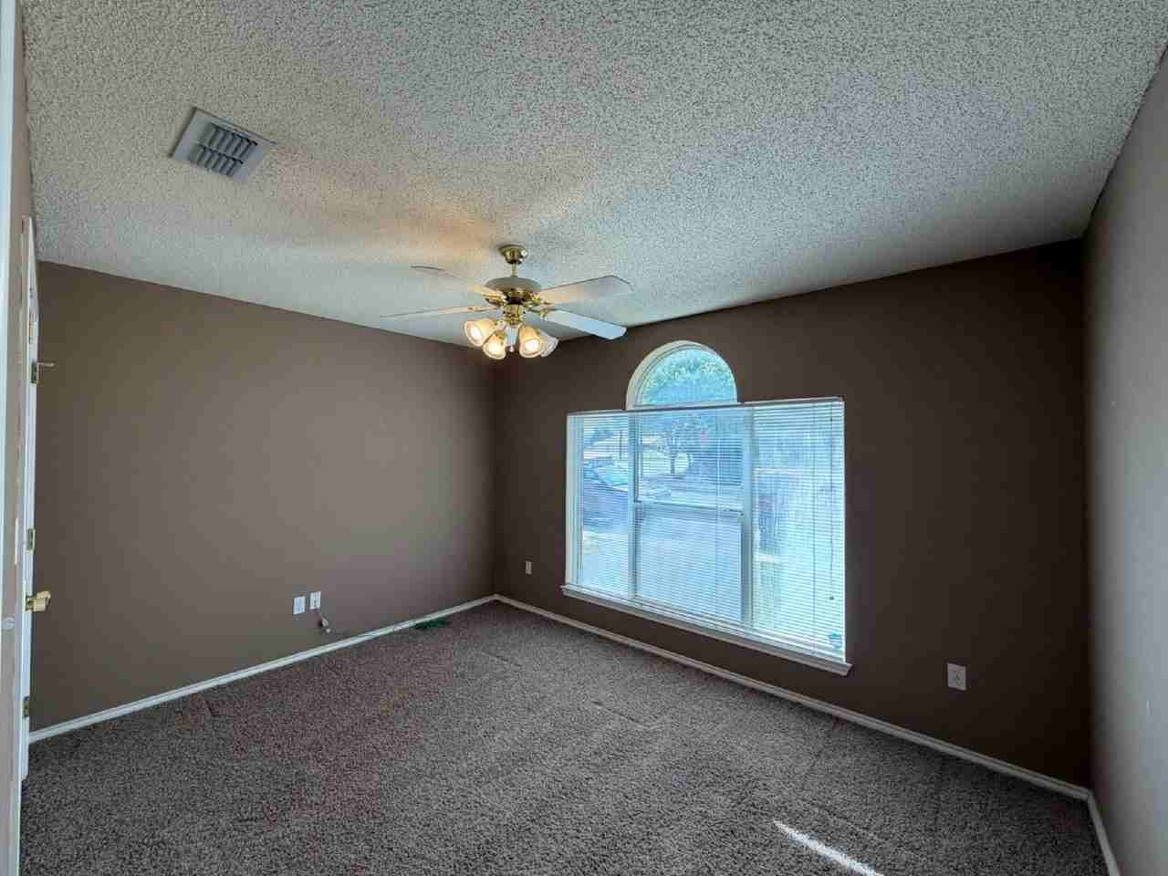 9715 Joliet Ave - Photo 5 of 12