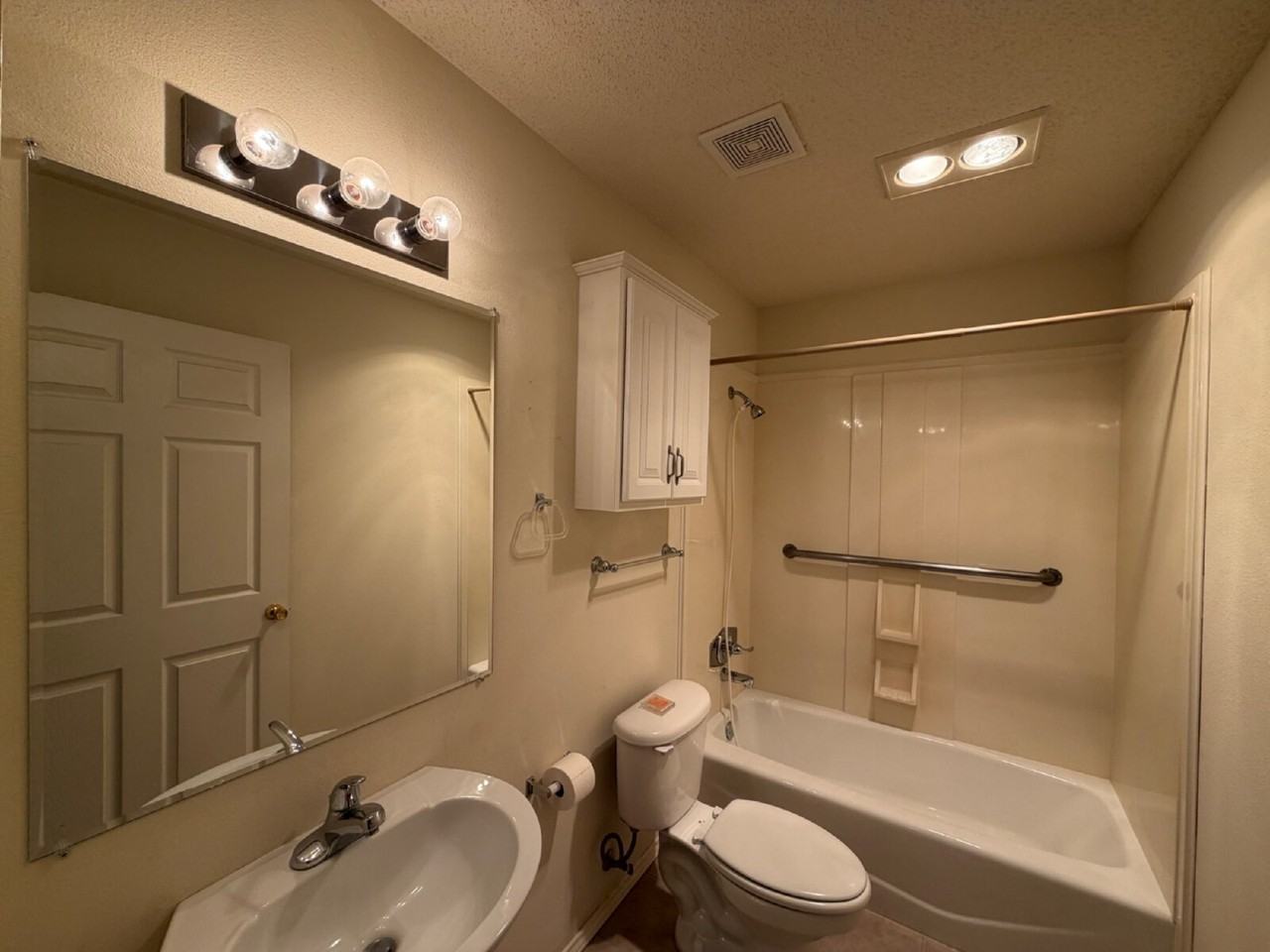 9715 Joliet Ave - Photo 6 of 12