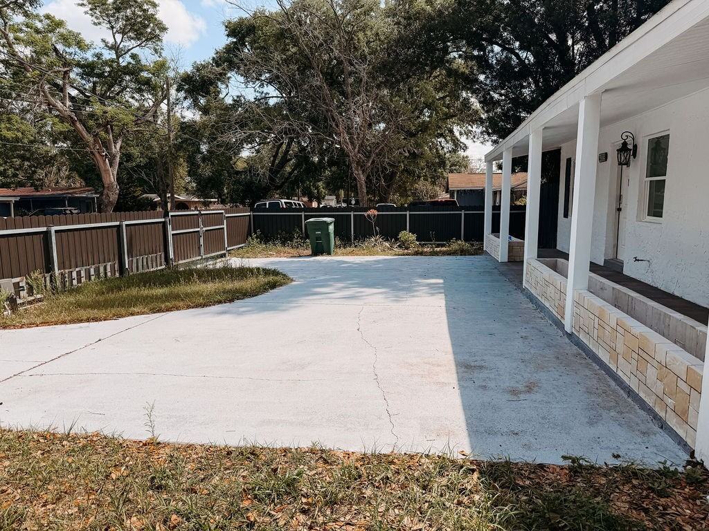4009 Deleuil Ave - Photo 2 of 41