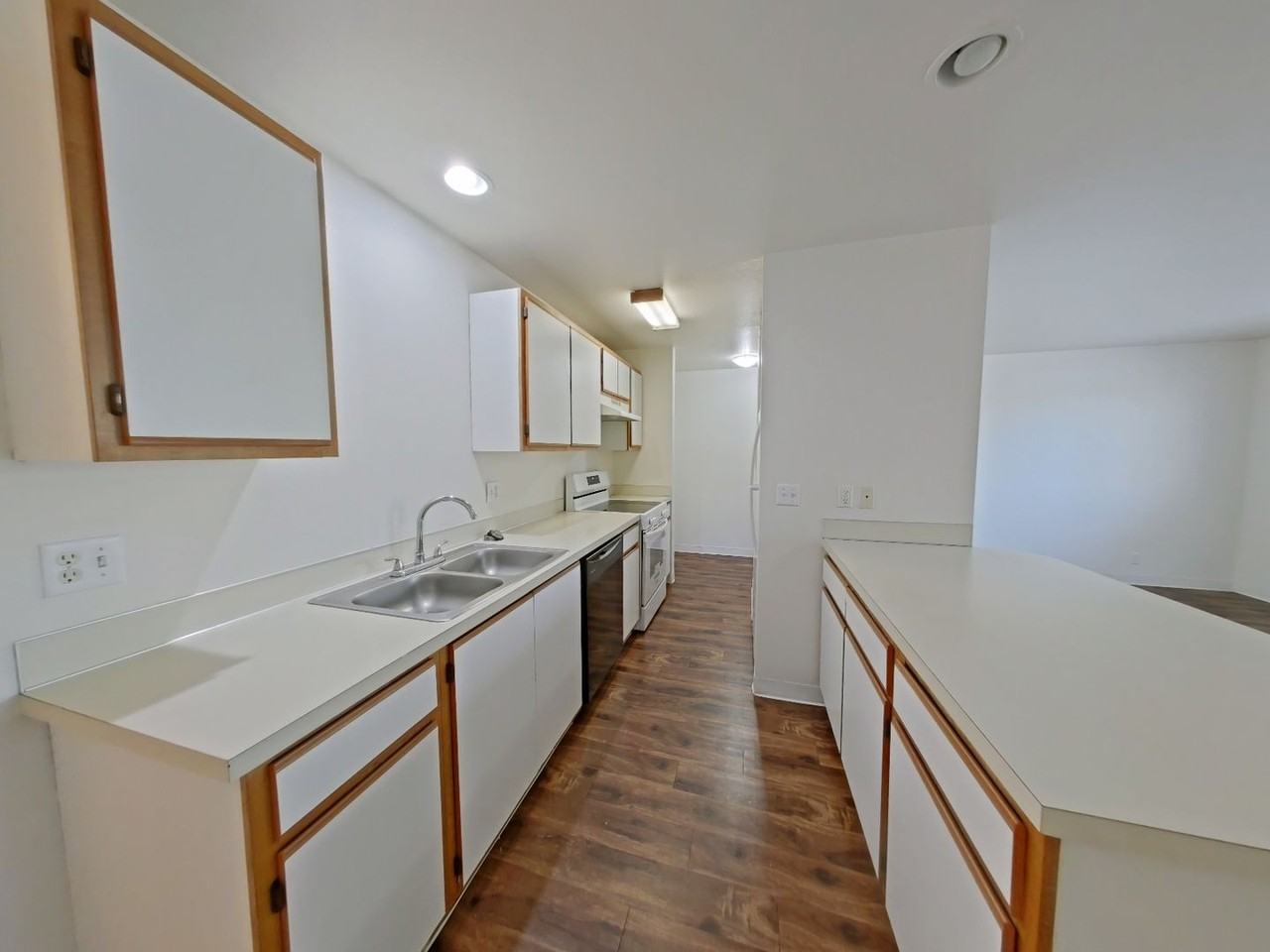Riverview Apartments - Photo 5 of 9