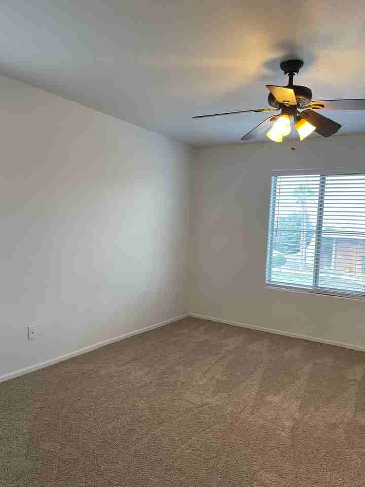 6933 S 9th Ave - Photo 2 of 38