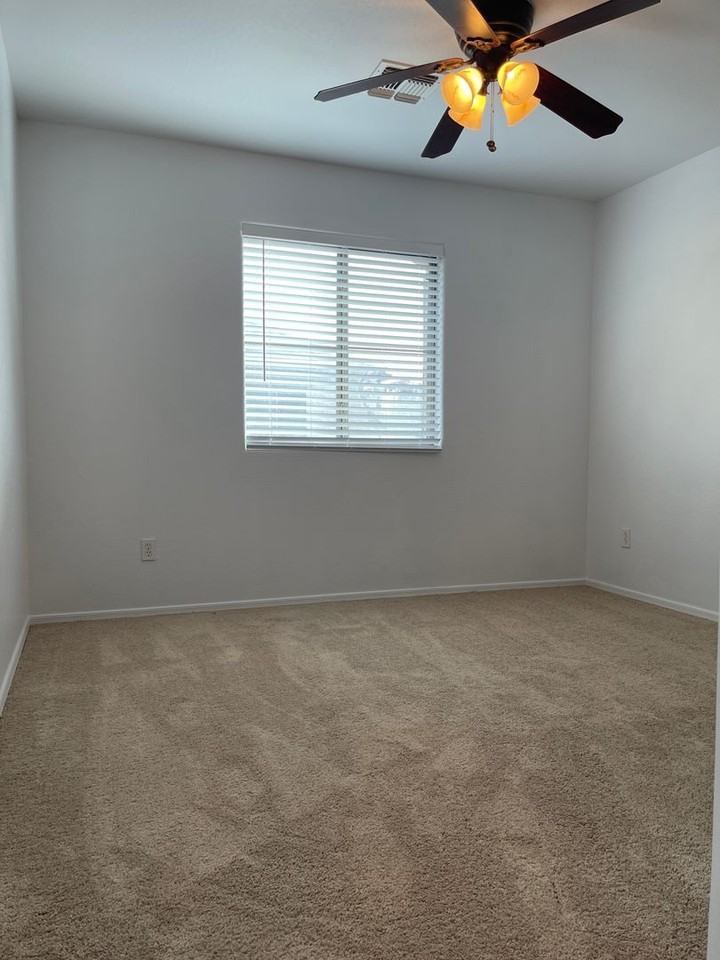 6933 S 9th Ave - Photo 3 of 38