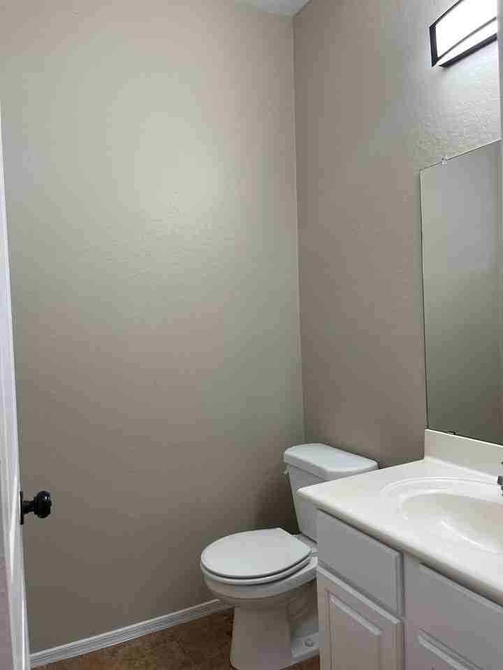 6933 S 9th Ave - Photo 4 of 38