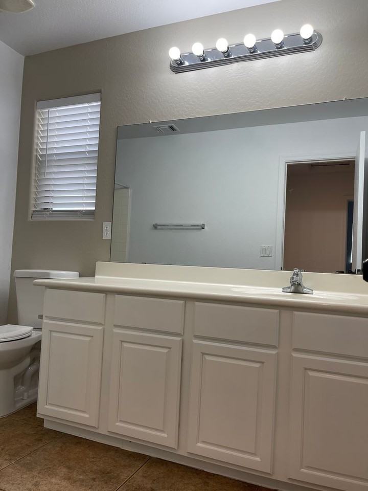 6933 S 9th Ave - Photo 6 of 38