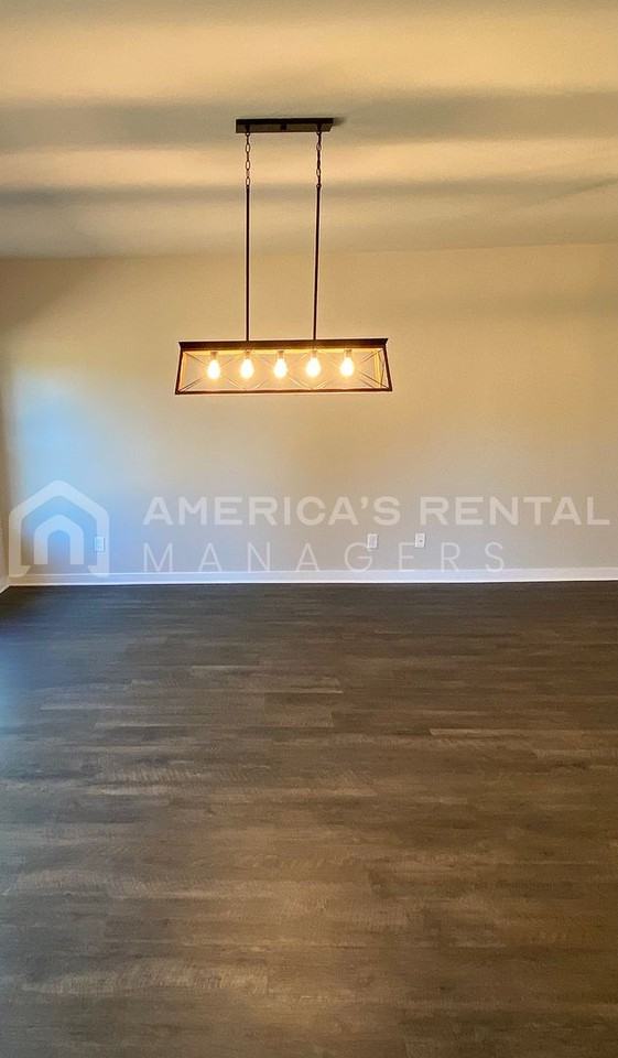 567 Andrew Dr - Photo 6 of 20