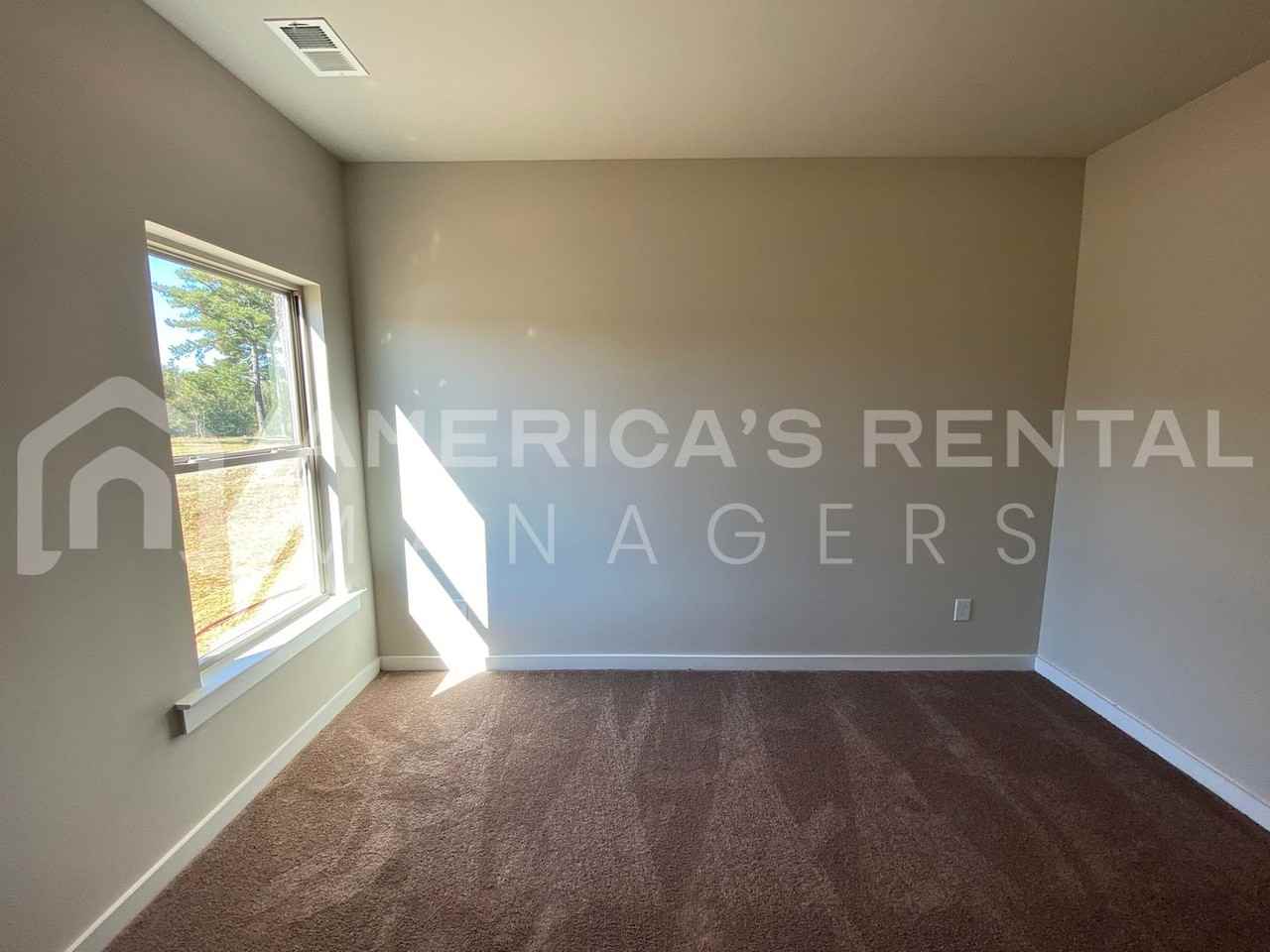 567 Andrew Dr - Photo 7 of 20