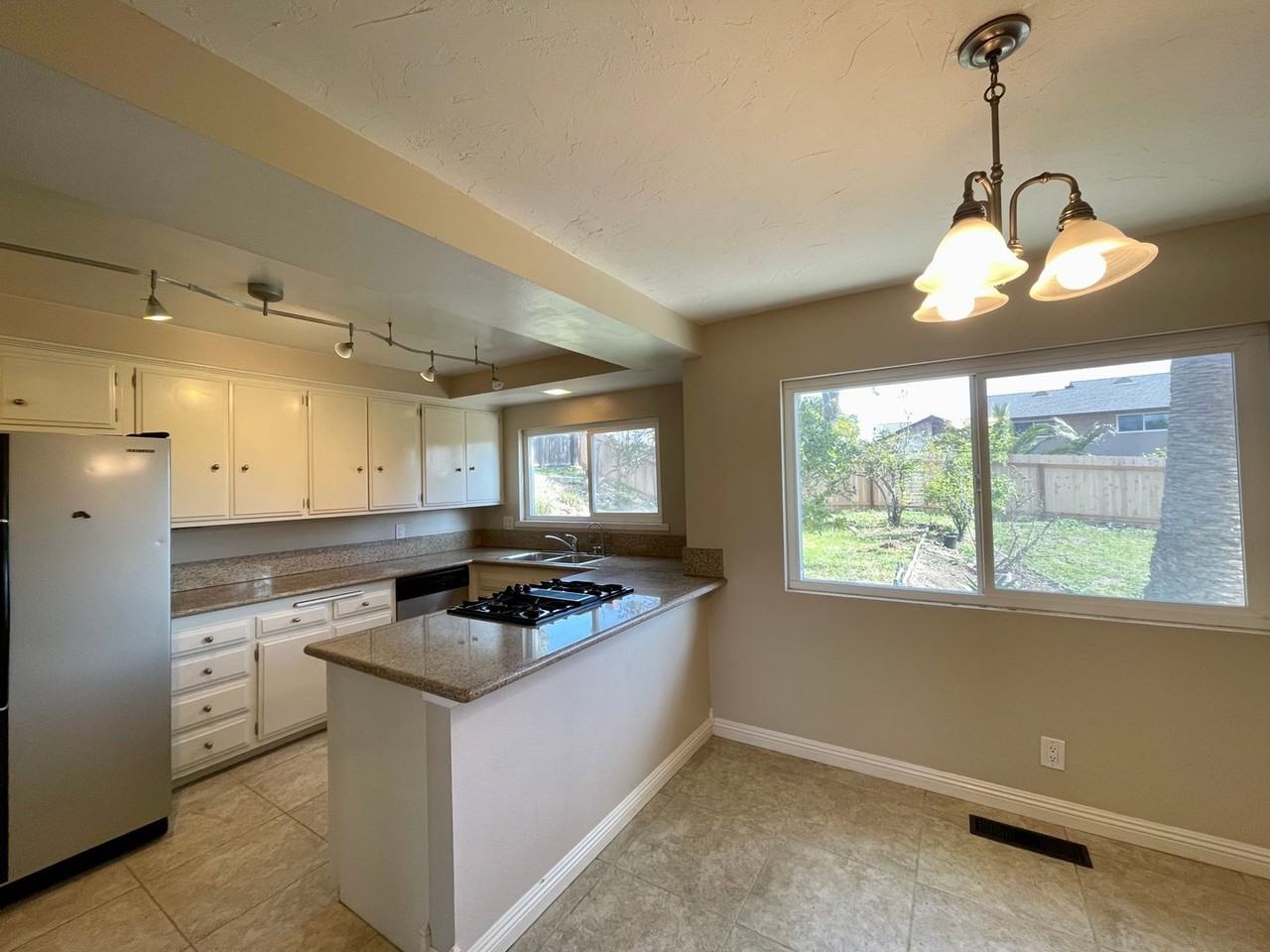 2022 Elevada St - Photo 6 of 25