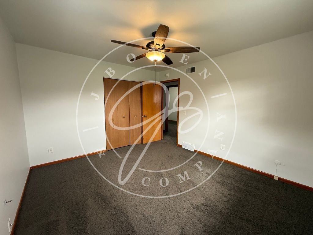 5836 Curson Dr - Photo 3 of 12