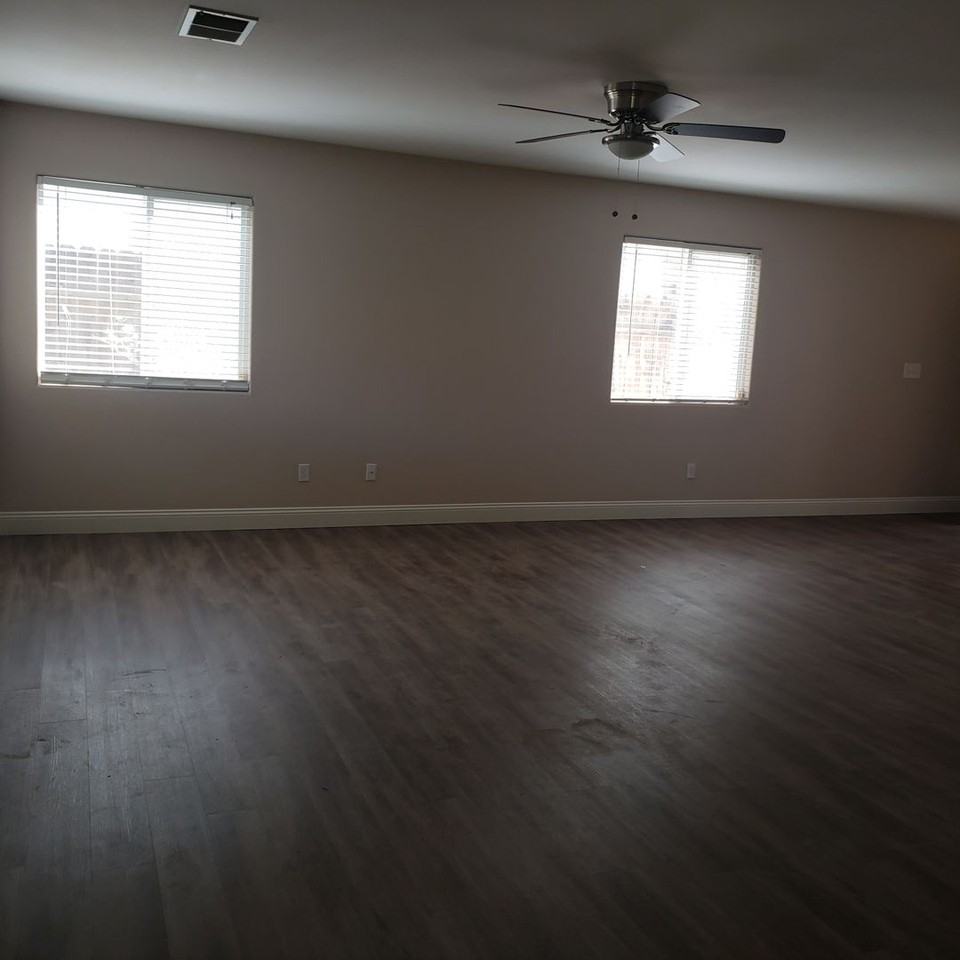 11808 Cedar Bluff Ave - Photo 4 of 11