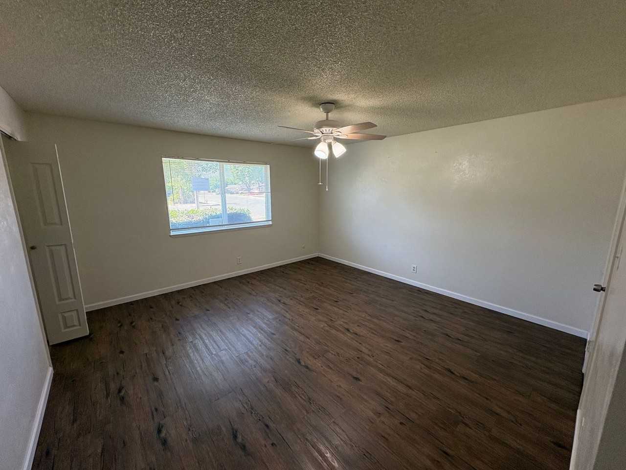 2110 S Jacob St - Photo 6 of 35