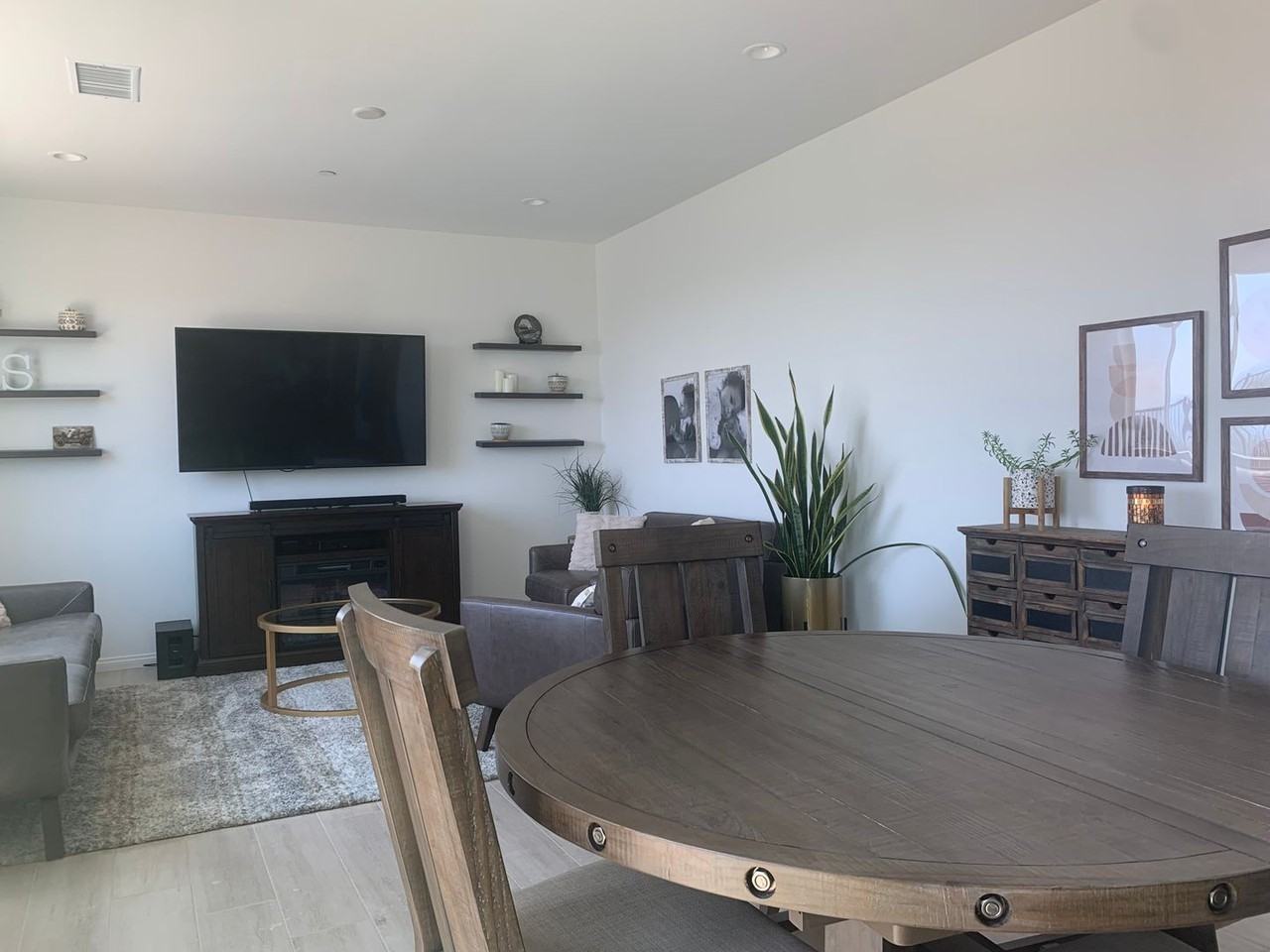 8519 Redberry St - Photo 4 of 29