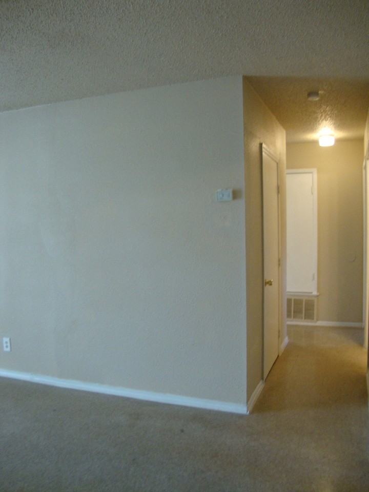 8715-Yellow Knife - Photo 4 of 15