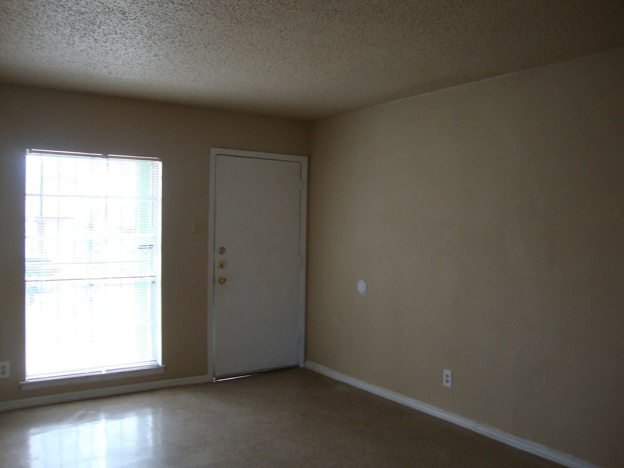 8715-Yellow Knife - Photo 5 of 15