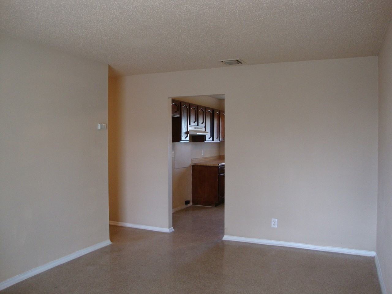 8715-Yellow Knife - Photo 6 of 15