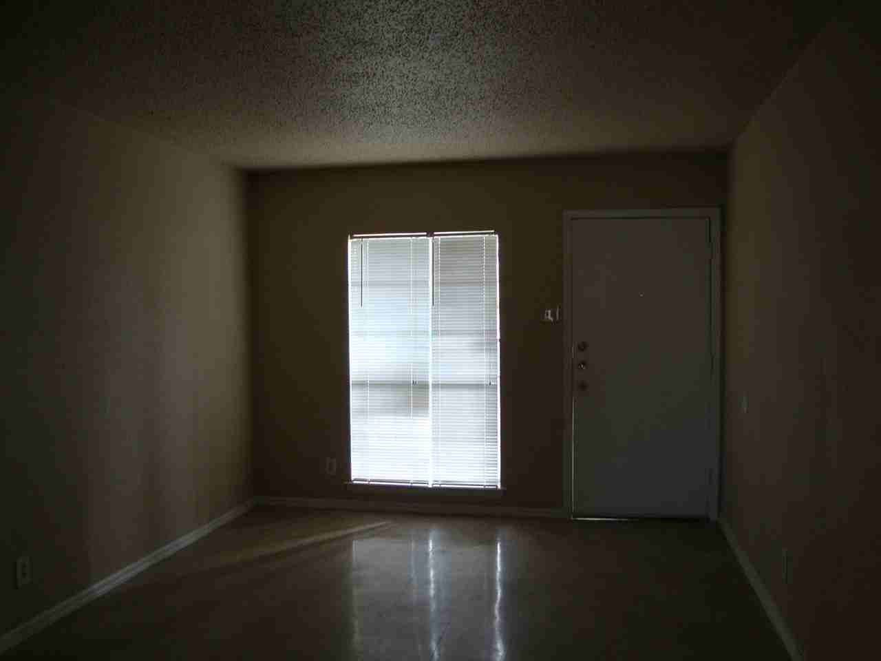 8715-Yellow Knife - Photo 7 of 15