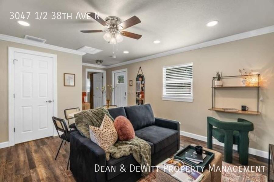 3047 1/2 38th Ave N - Photo 4 of 22