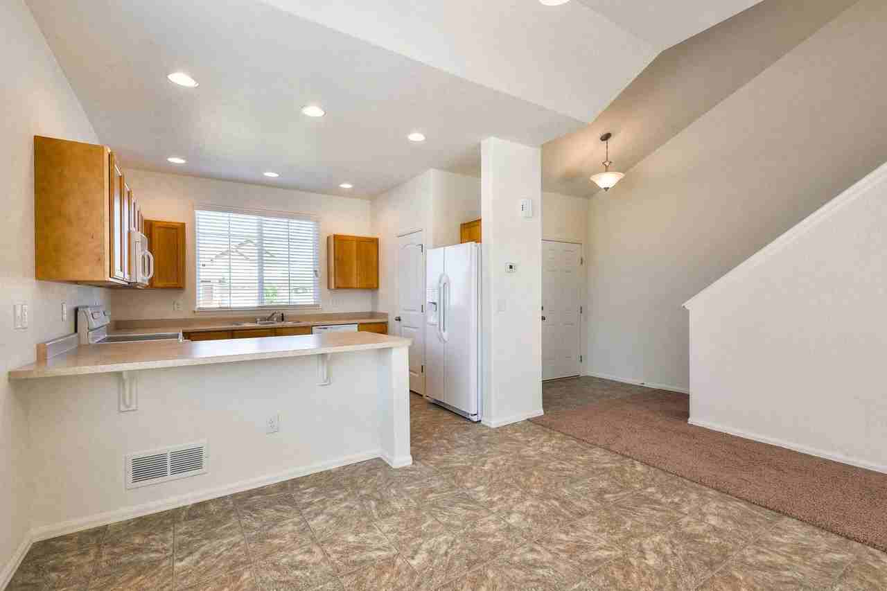 476 Havenbrook Dr - Photo 3 of 28