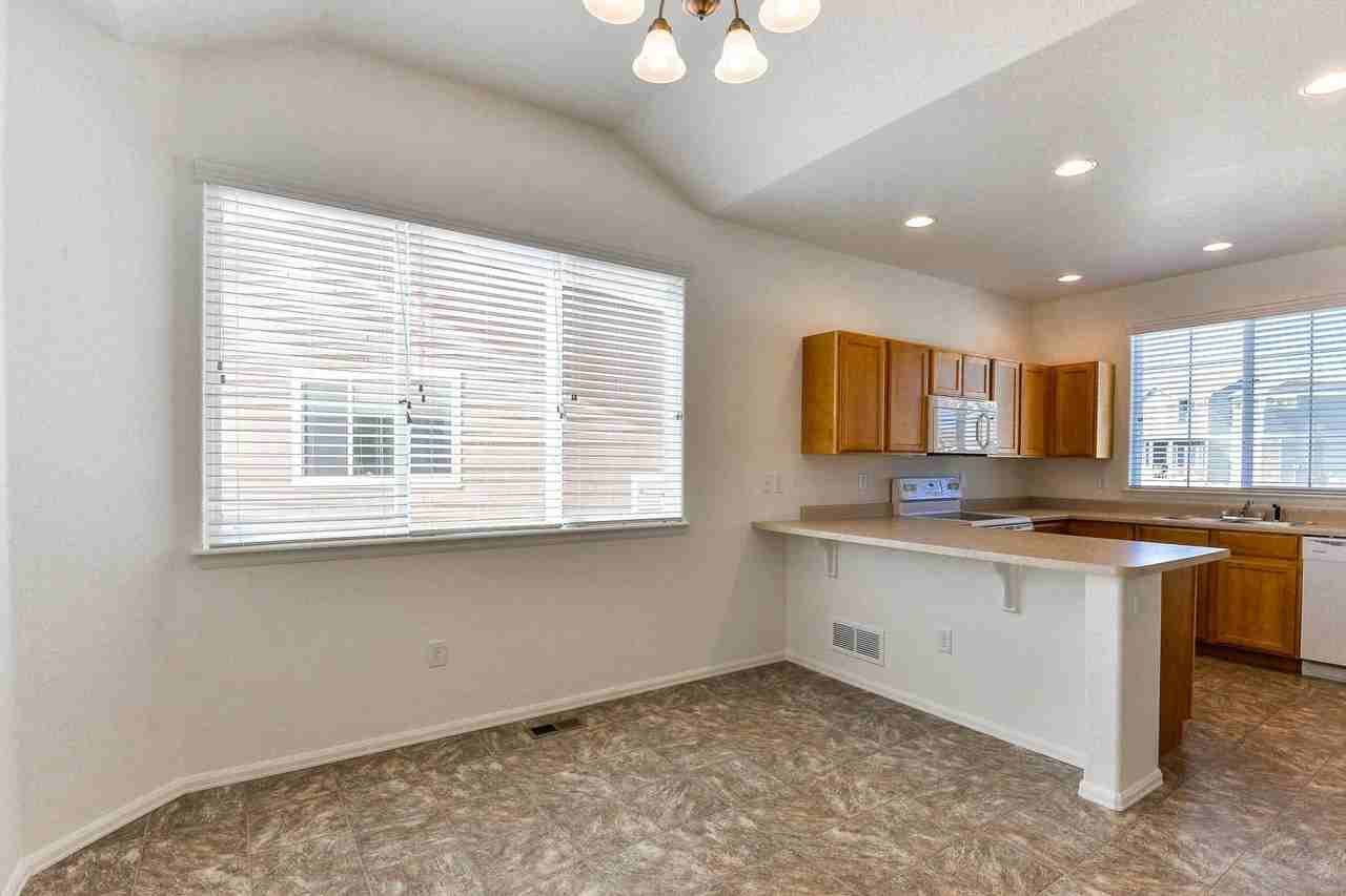 476 Havenbrook Dr - Photo 5 of 28