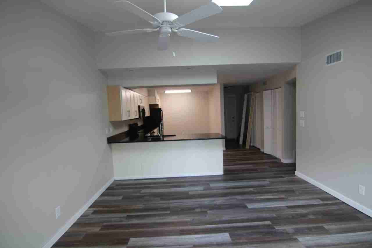 337 Woodside Dr - Photo 2 of 16