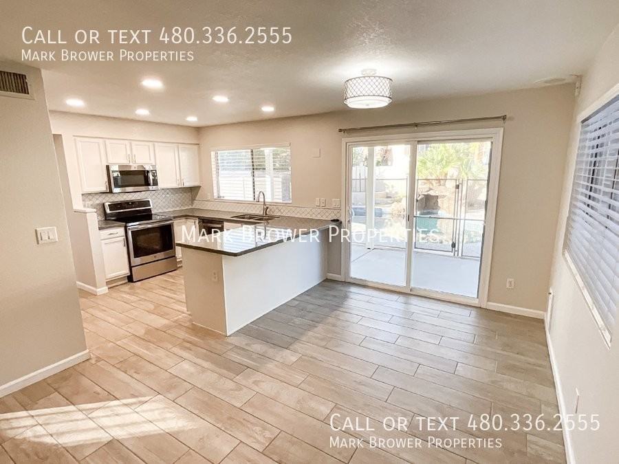 4102 E Woodland Dr - Photo 5 of 33