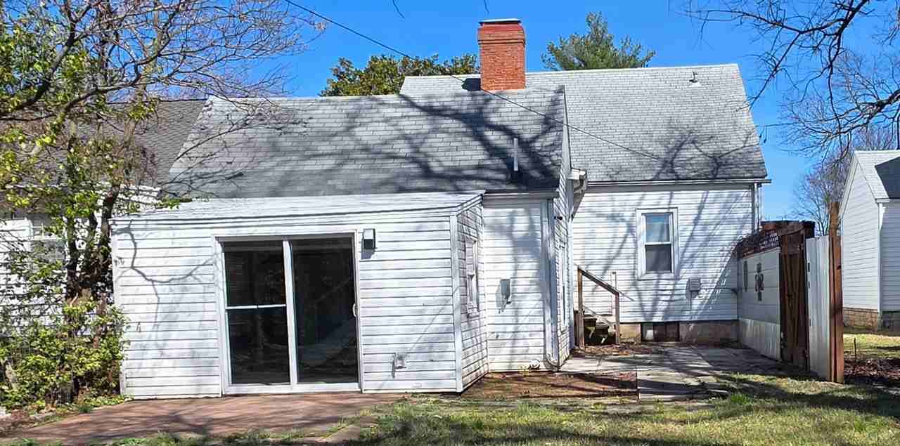 1124 E Washita St - Photo 2 of 13