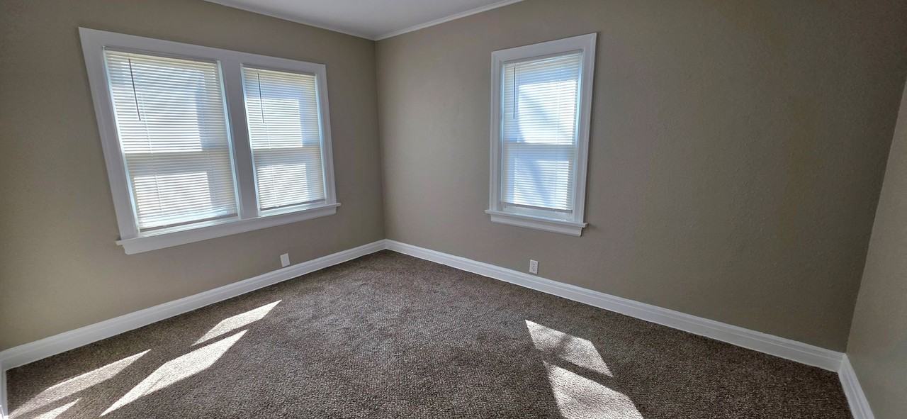 1124 E Washita St - Photo 6 of 13