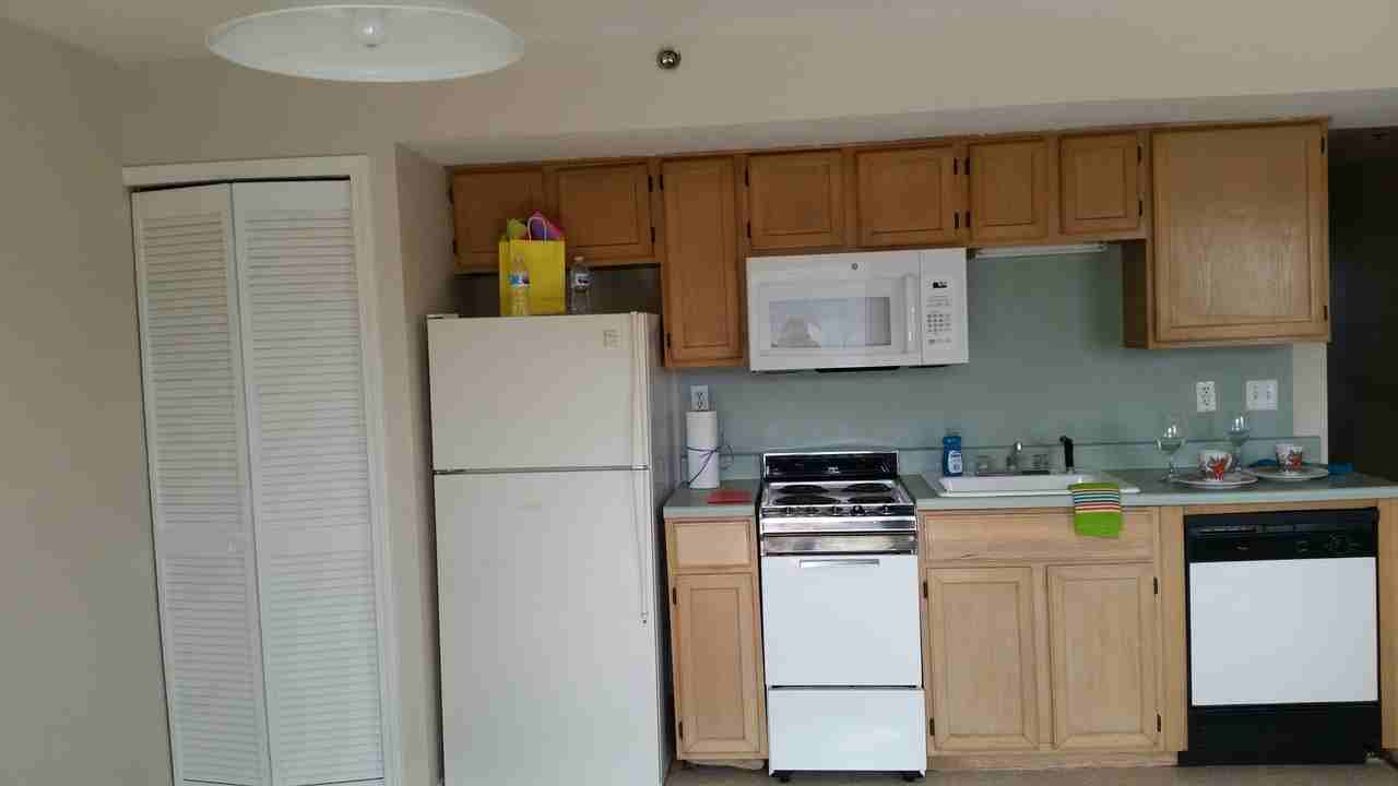 690 Fall Creek Dr #7 - Photo 2 of 12