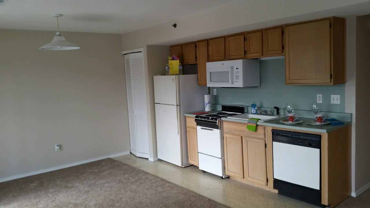 690 Fall Creek Dr #7 - Photo 6 of 12