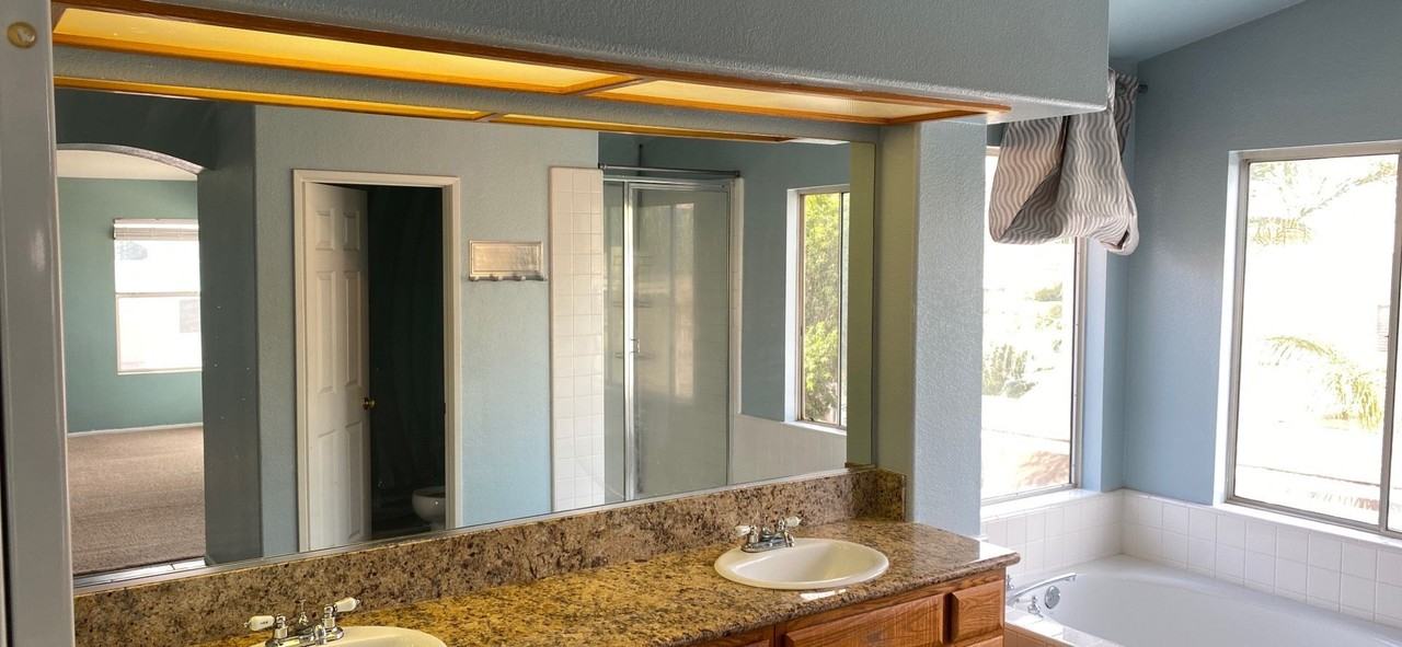 15626 Granada Dr - Photo 4 of 9