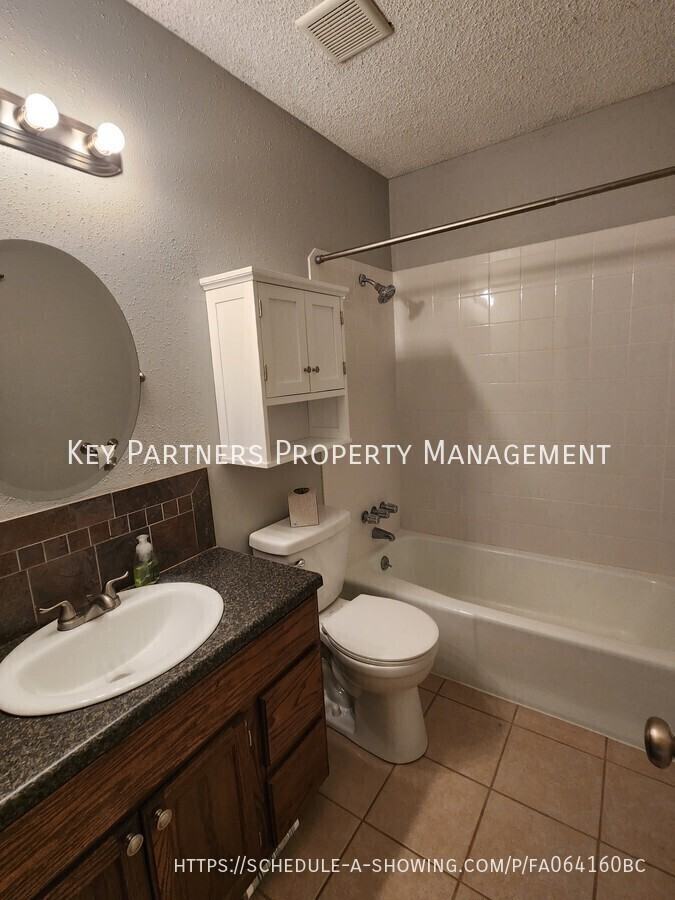 9110 W 102nd St - Photo 7 of 12