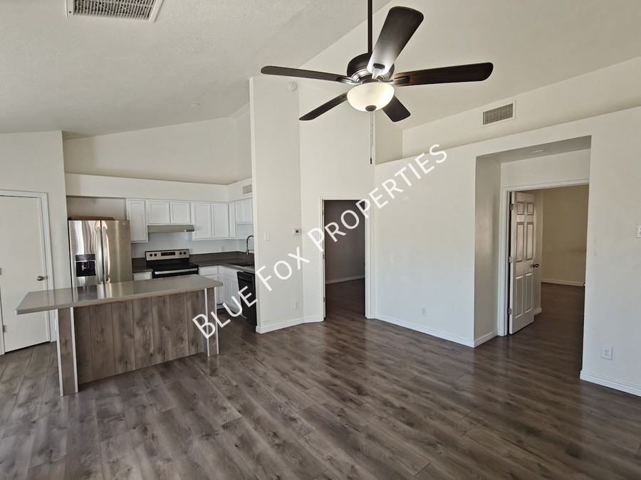 3049 W Avenida Destino - Photo 4 of 34