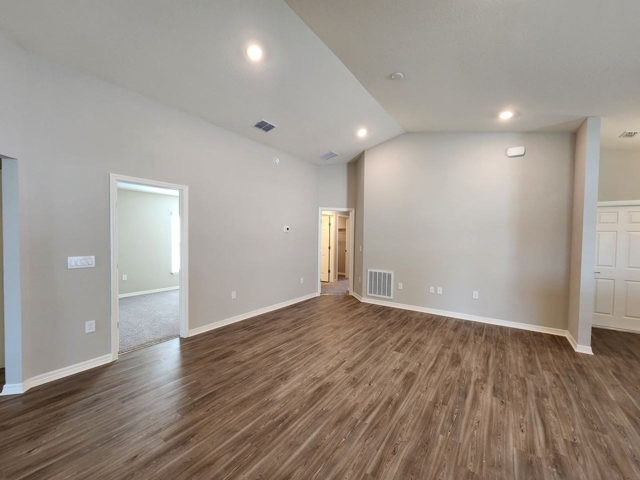 3050 Laurel Oak Ln - Photo 3 of 25