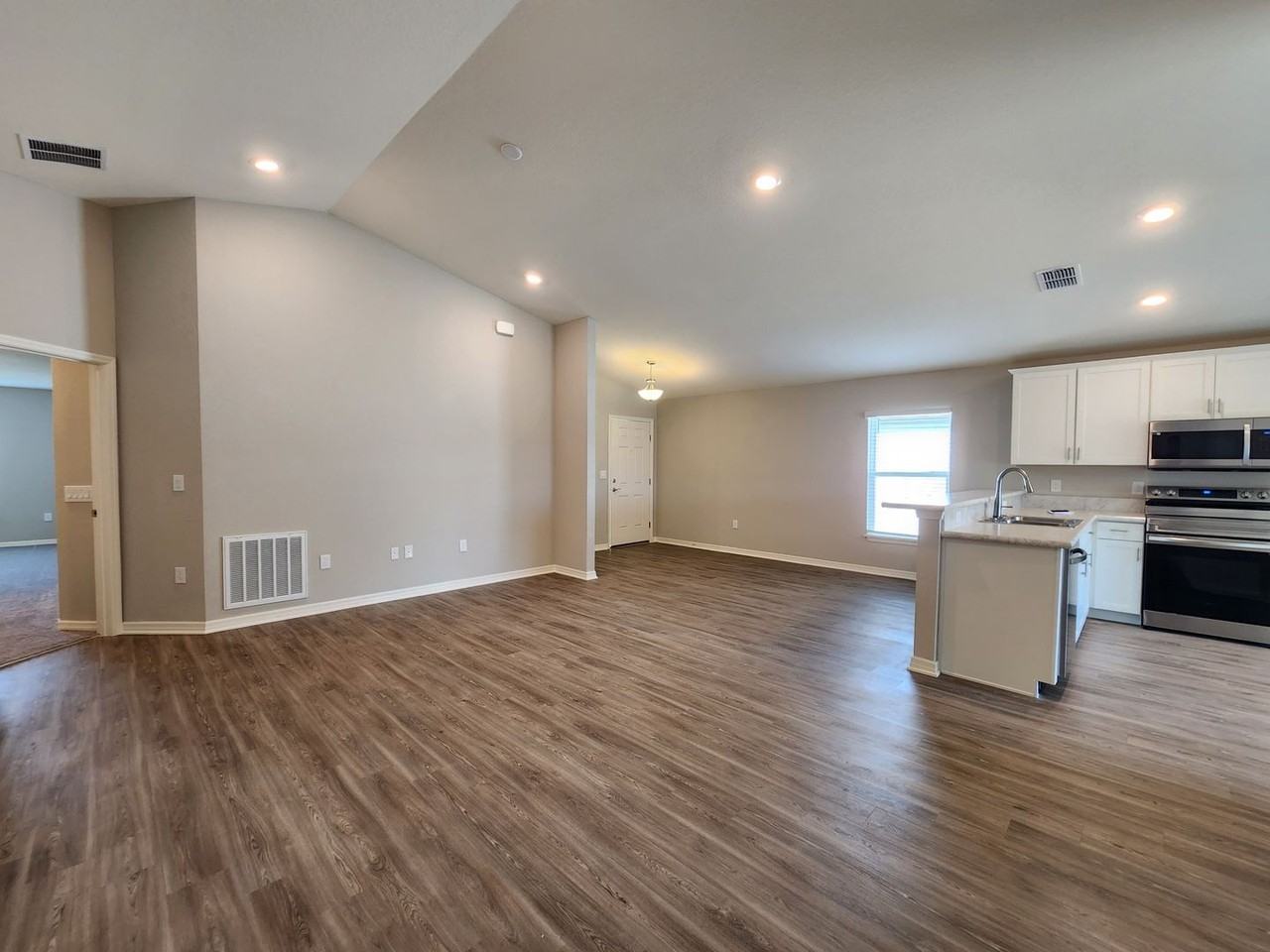 3050 Laurel Oak Ln - Photo 4 of 25