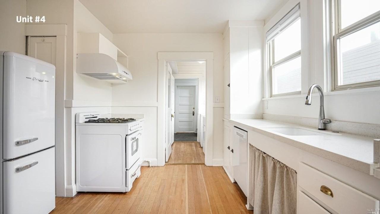425 B St #4 - Photo 4 of 7