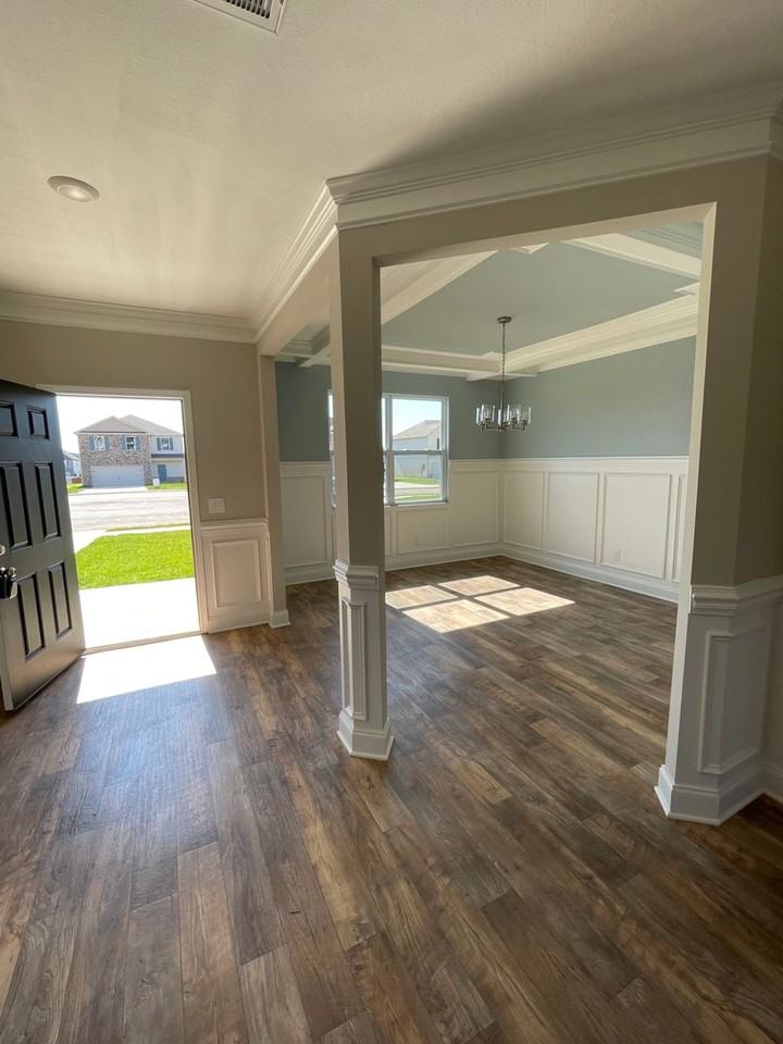 2255 Viking Ct - Photo 2 of 17