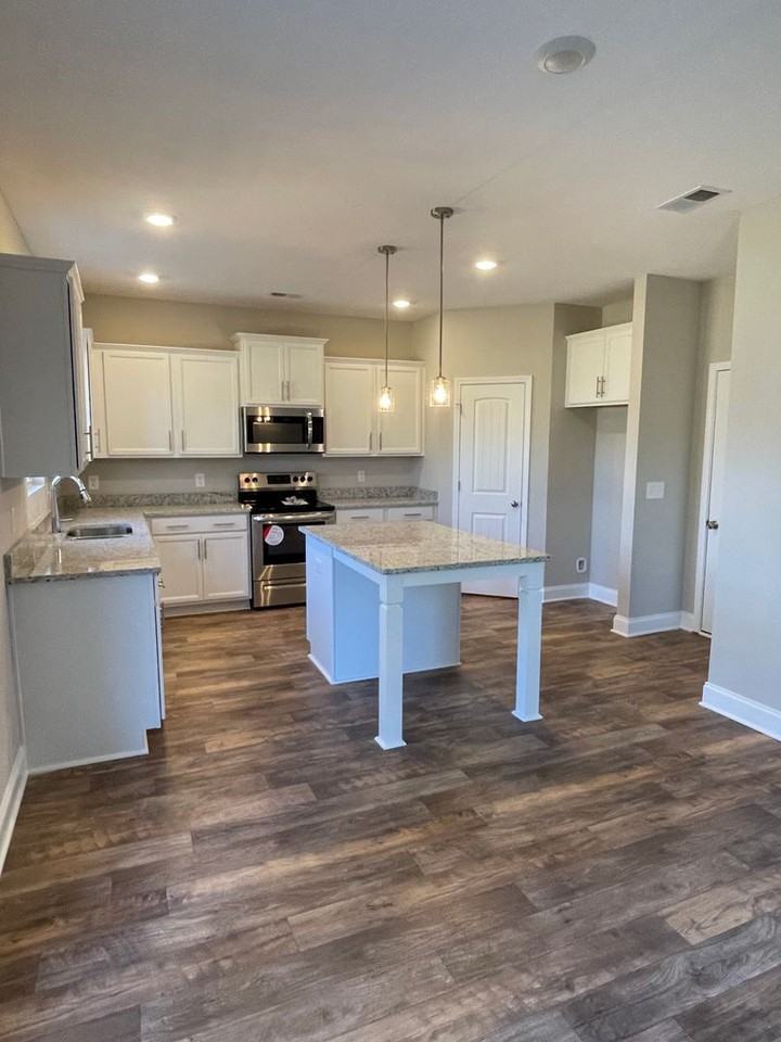 2255 Viking Ct - Photo 5 of 17