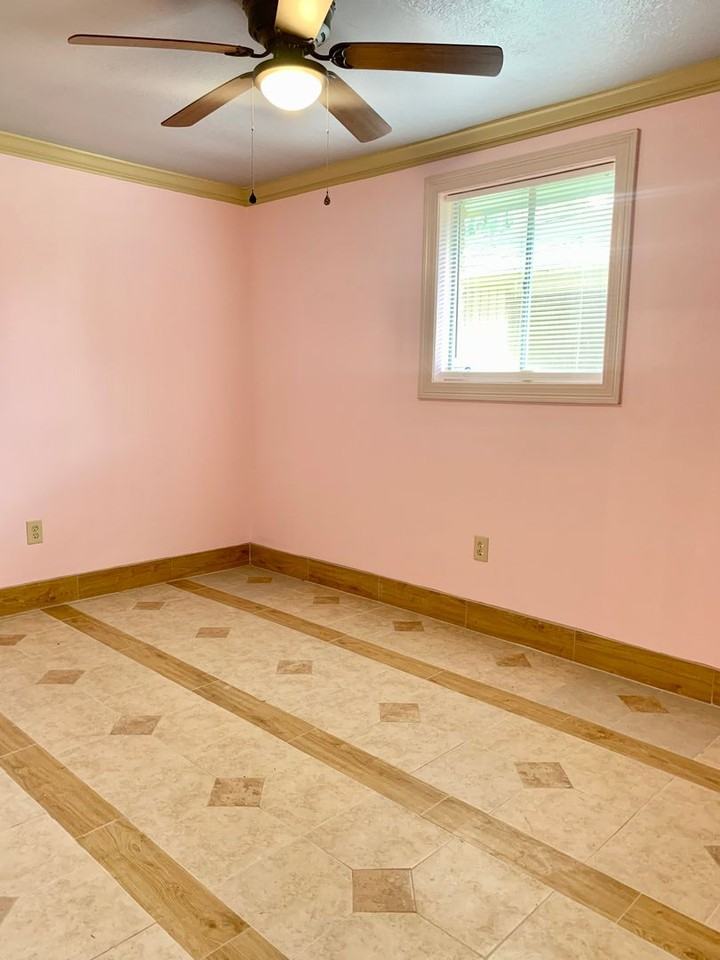 5255 Astoria Dr - Photo 6 of 15