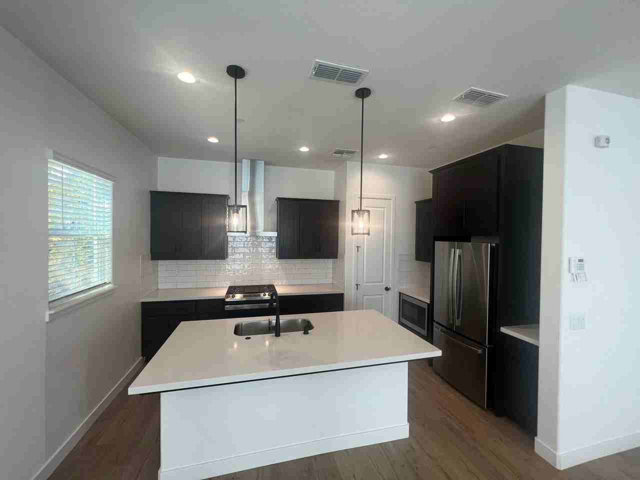 3299 Ronald Reagan Way - Photo 5 of 28