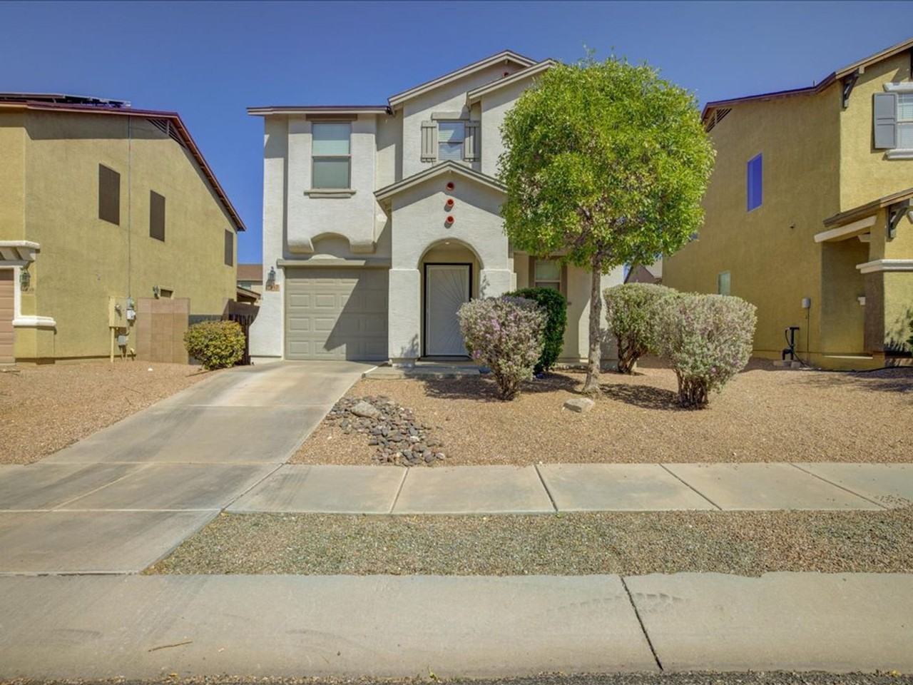 7047 S Blueeyes Dr - Photo 2 of 26