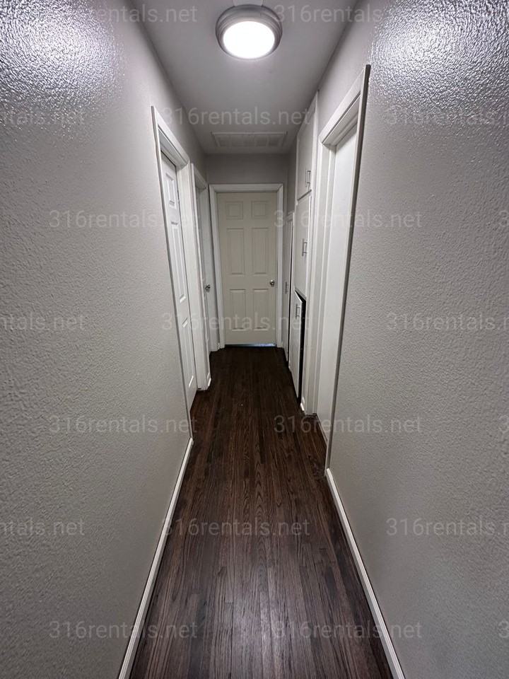 1121 E 61st St N - Photo 5 of 12