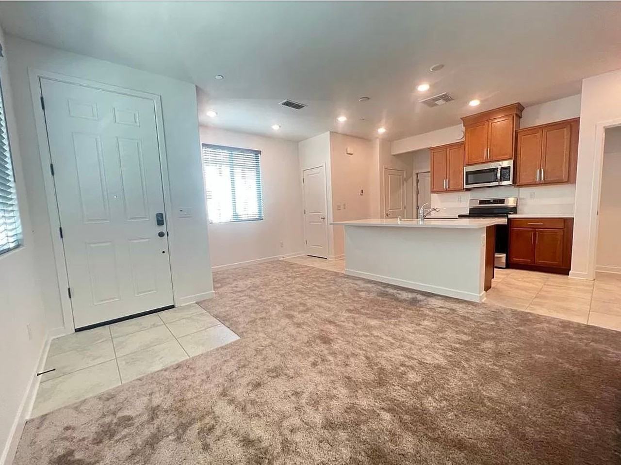 5301 E Commerce Way - Photo 2 of 12